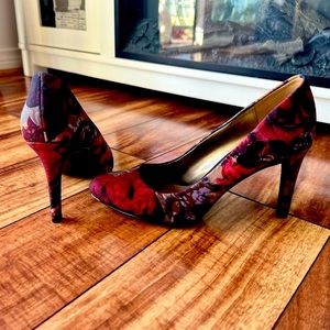 Nine West Floral Print Stiletto Pumps Size 7